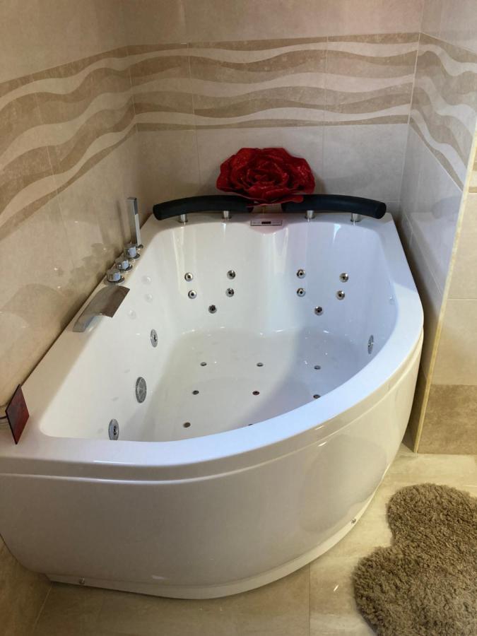 B&B La Reggia Di Rihanna Spa Caserta Dış mekan fotoğraf