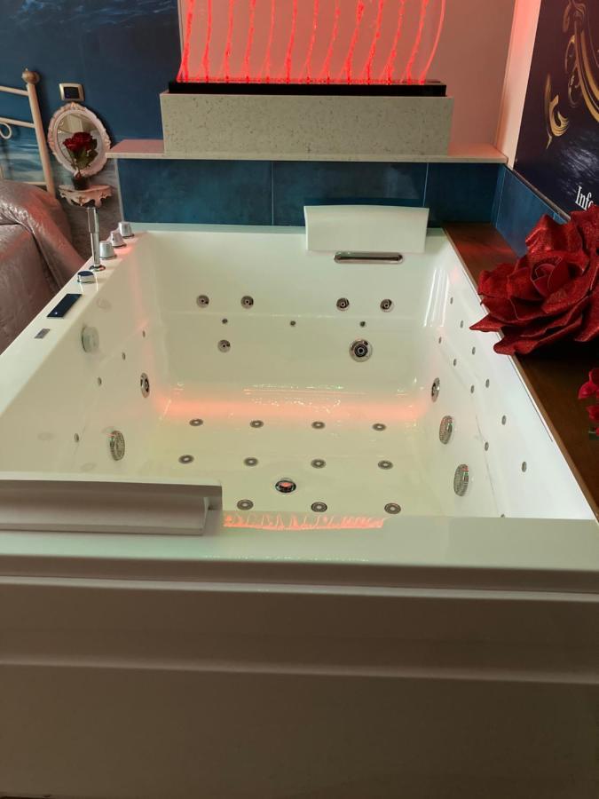 B&B La Reggia Di Rihanna Spa Caserta Dış mekan fotoğraf