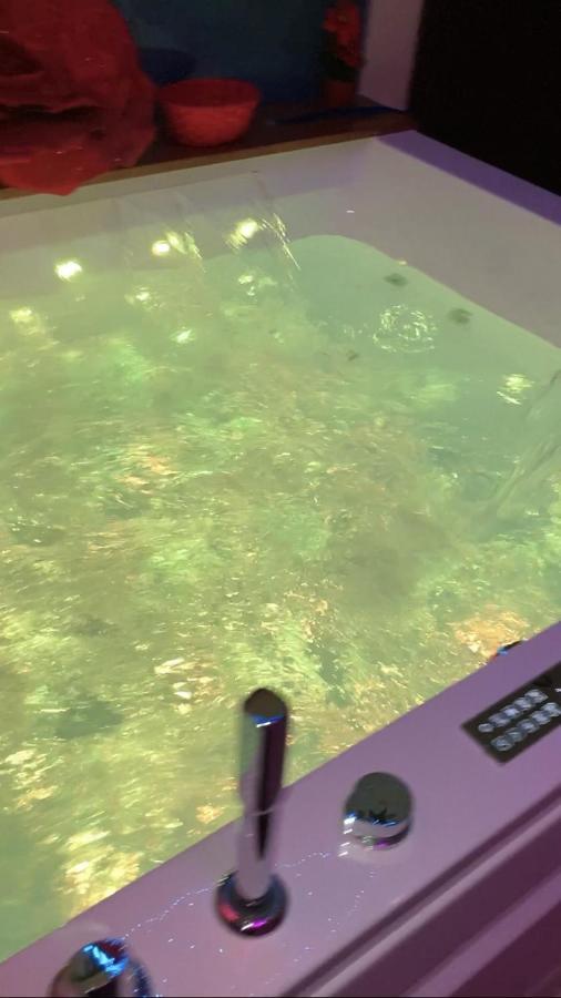 B&B La Reggia Di Rihanna Spa Caserta Dış mekan fotoğraf